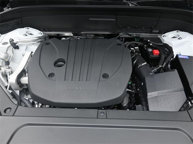 Photo of 2026 Crystal White Volvo XC90