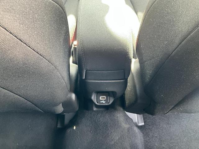 Photo of 2020 Omaha Orange Clearcoat Jeep Renegade