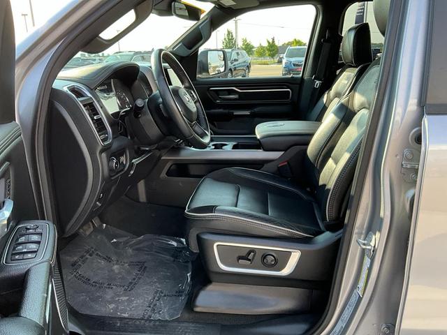 Photo of 2024 Billet Silver Metallic Clearcoat RAM 1500
