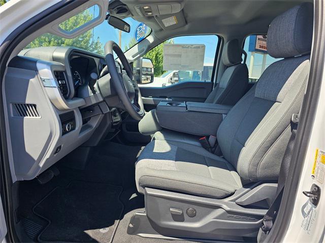 Photo of 2025 OXFORD WHITE Ford F-250