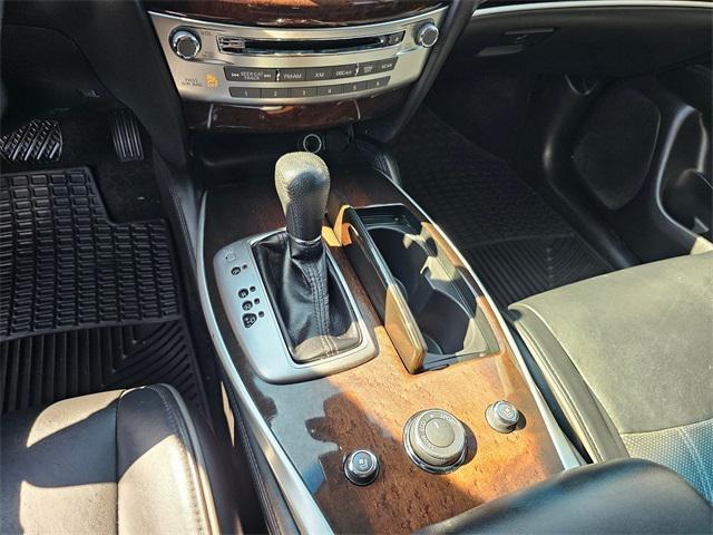 Photo of 2015 Majestic White INFINITI QX60