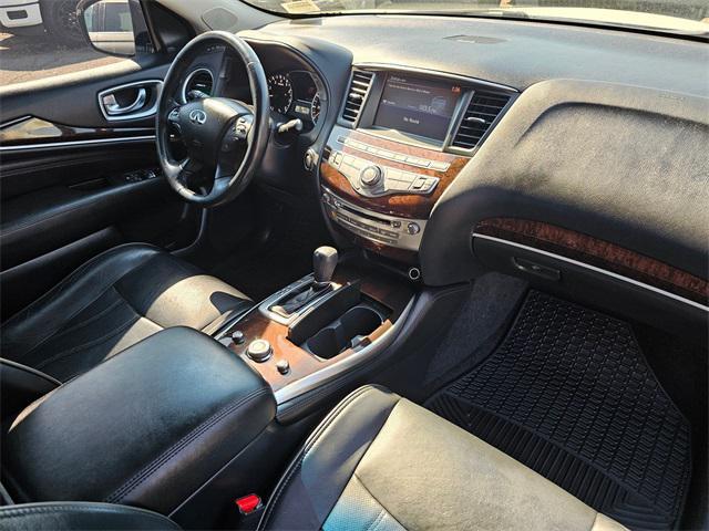 Photo of 2015 Majestic White INFINITI QX60
