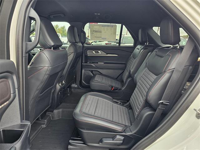 Photo of 2025 Star White Metallic Tri-Coat Ford Explorer