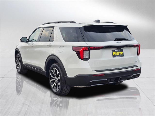 Photo of 2025 Star White Metallic Tri-Coat Ford Explorer
