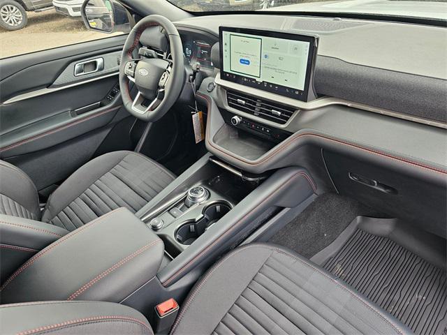 Photo of 2025 Star White Metallic Tri-Coat Ford Explorer