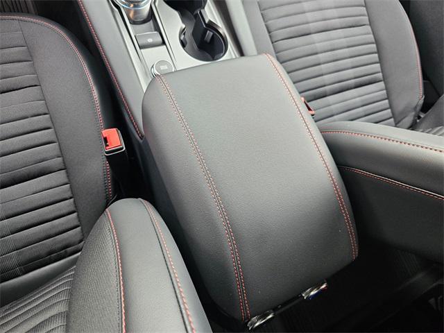 Photo of 2025 Star White Metallic Tri-Coat Ford Explorer