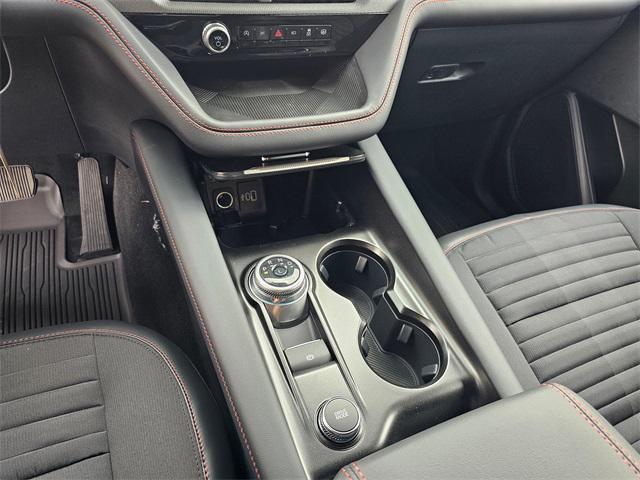 Photo of 2025 Star White Metallic Tri-Coat Ford Explorer