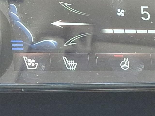 Photo of 2023 Silver Genesis GV80