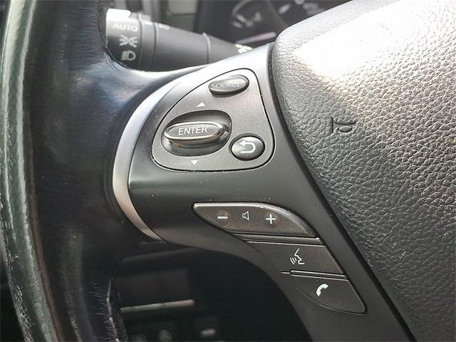 Photo of 2016 Liquid Platinum INFINITI Q70L