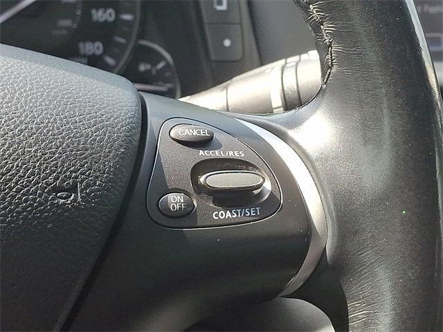 Photo of 2016 Liquid Platinum INFINITI Q70L