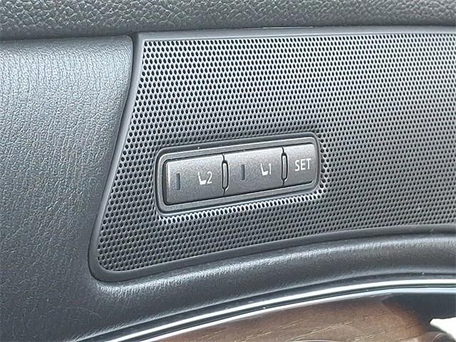 Photo of 2016 Liquid Platinum INFINITI Q70L