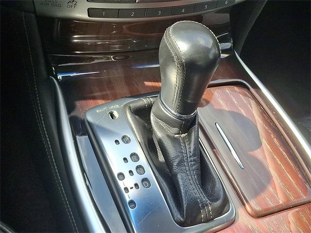 Photo of 2016 Liquid Platinum INFINITI Q70L