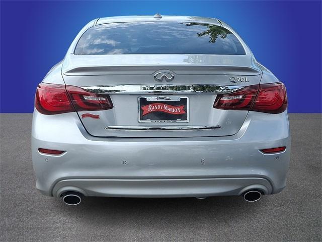 Photo of 2016 Liquid Platinum INFINITI Q70L