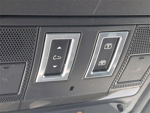 Photo of 2022 Silver Land Rover Defender