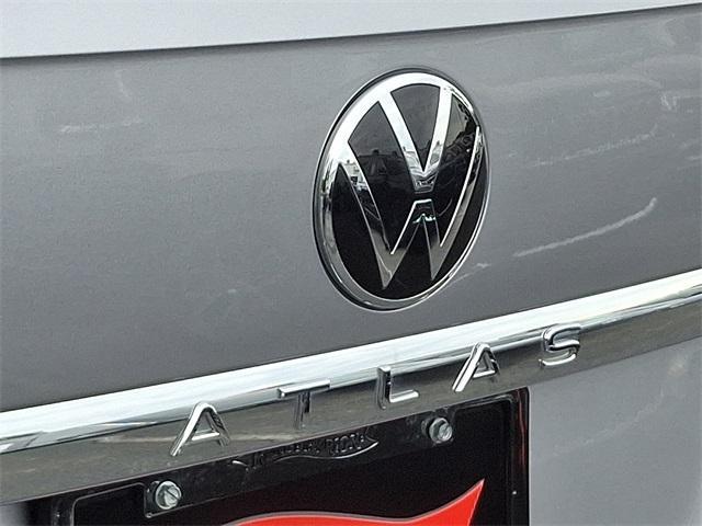 Photo of 2021 Pyrite Silver Metallic Volkswagen Atlas Cross Sport