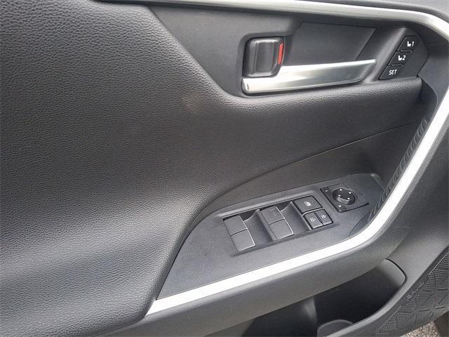 Photo of 2020 Blizzard Pearl Toyota RAV4 Hybrid