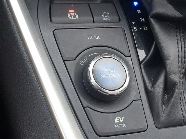 Photo of 2020 Blizzard Pearl Toyota RAV4 Hybrid