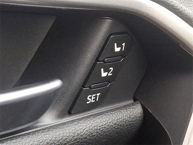 Photo of 2020 Blizzard Pearl Toyota RAV4 Hybrid