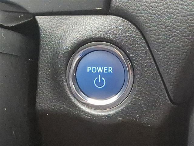 Photo of 2020 Blizzard Pearl Toyota RAV4 Hybrid