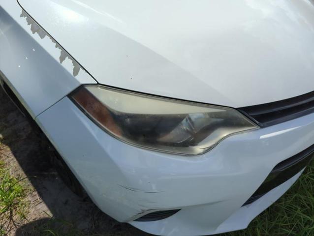 Photo of 2015 White Toyota Corolla
