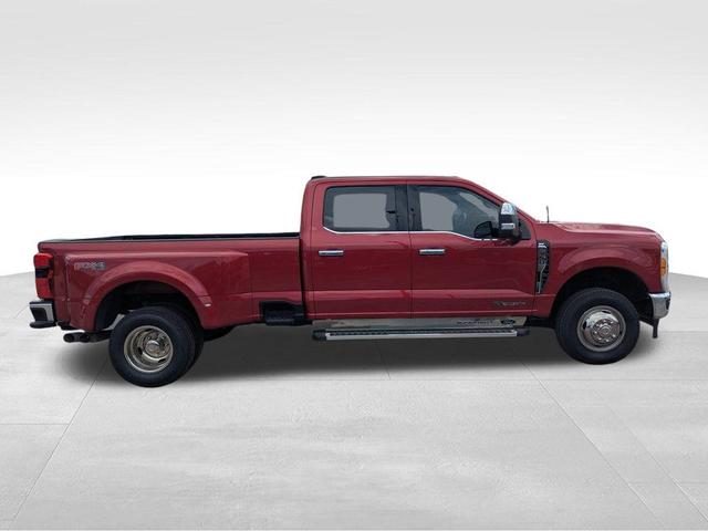 Photo of 2023 Rapid Red Metallic Tinted Clearcoat Ford F-350