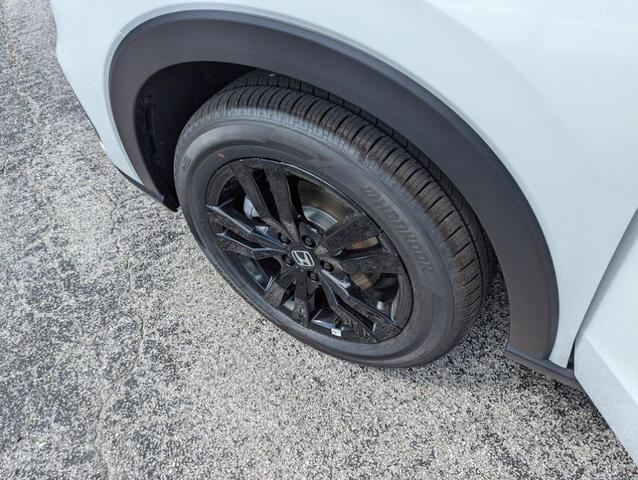 Photo of 2026 Platinum White Pearl Honda HR-V