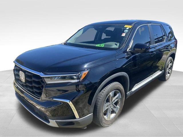 Photo of 2023 Crystal Black Pearl Honda Pilot