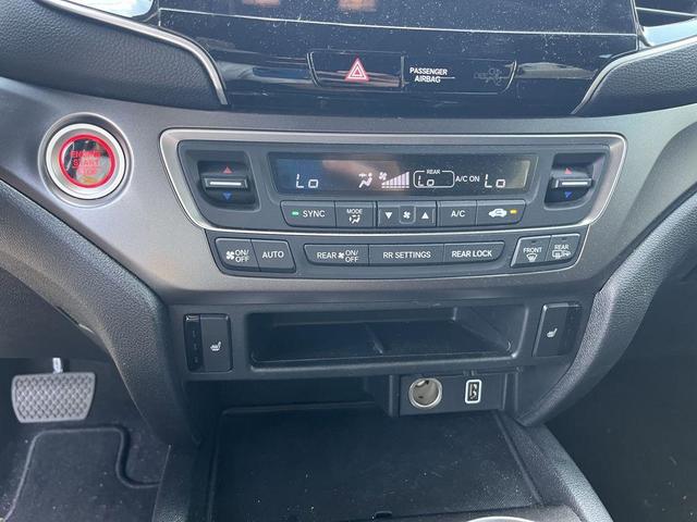 Photo of 2022 Platinum White Pearl Honda Pilot