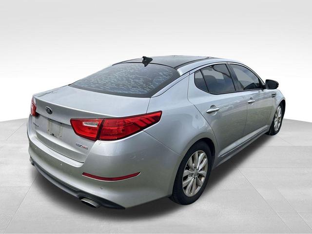 Photo of 2014 Bright Silver Kia Optima
