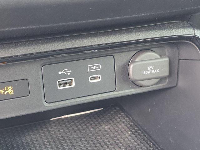 Photo of 2023 Still Night Pearl Honda CR-V Hybrid