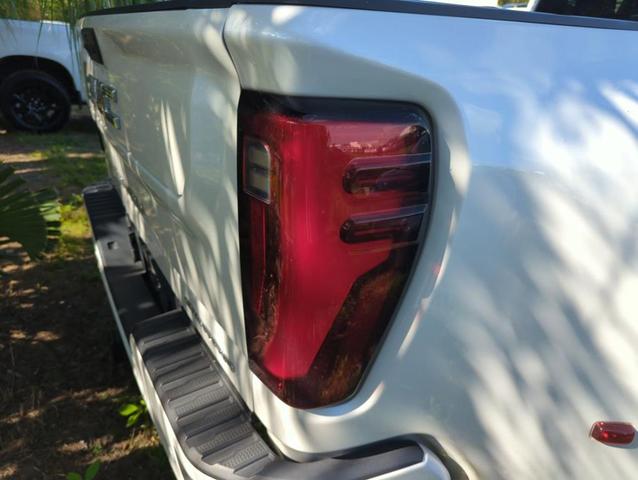 Photo of 2024 White Frost Tri-Coat GMC Sierra 3500