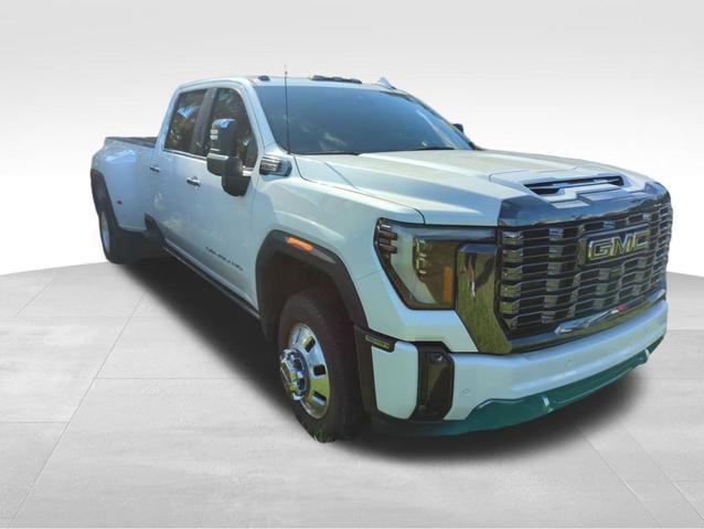 Photo of 2024 White Frost Tri-Coat GMC Sierra 3500