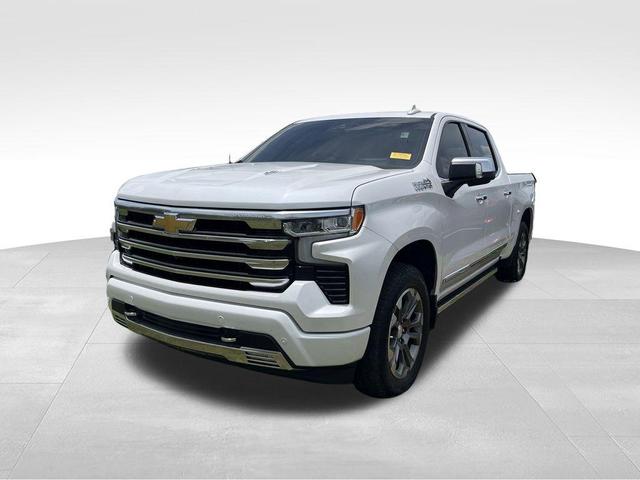 Photo of 2023 Iridescent Pearl Tricoat Chevrolet Silverado 1500