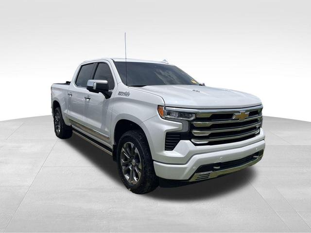 Photo of 2023 Iridescent Pearl Tricoat Chevrolet Silverado 1500