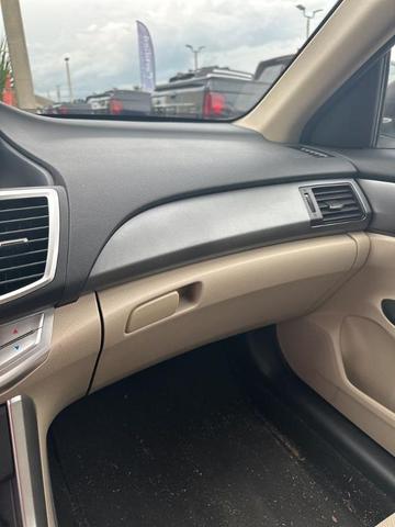 Photo of 2013 White Honda Accord