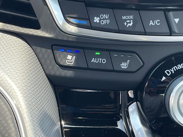Photo of 2025 Apex Blue Pearl Acura TLX
