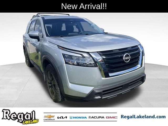 Photo of 2022 Brilliant Silver Metallic Nissan Pathfinder
