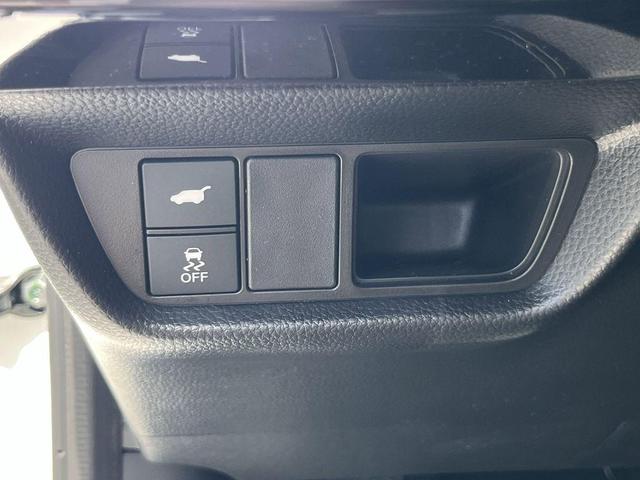 Photo of 2025 Platinum White Pearl Acura ADX