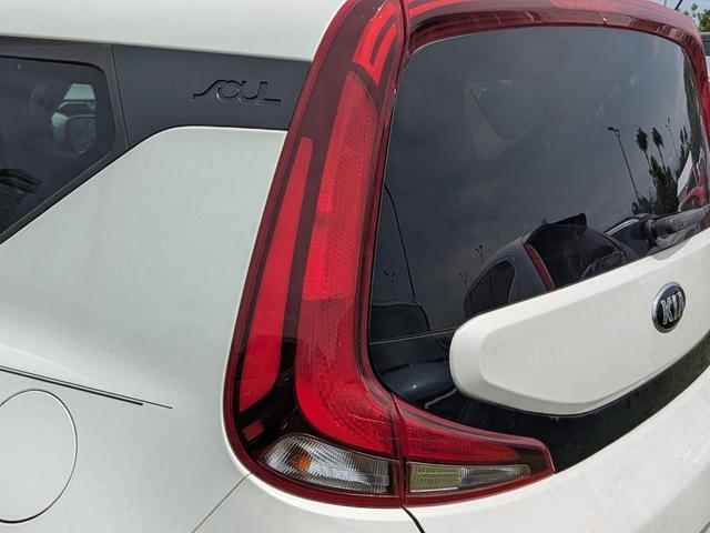 Photo of 2021 Snow White Pearl Kia Soul