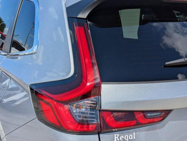 Photo of 2023 Lunar Silver Metallic Honda CR-V Hybrid