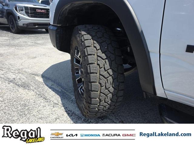 Photo of 2025 Bright White Clearcoat RAM 1500