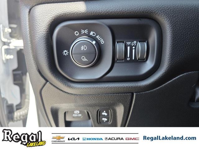 Photo of 2025 Bright White Clearcoat RAM 1500