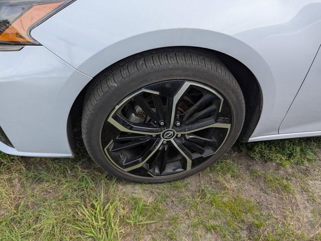 Photo of 2023 Gray Sky Pearl Nissan Altima