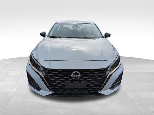 Photo of 2023 Gray Sky Pearl Nissan Altima