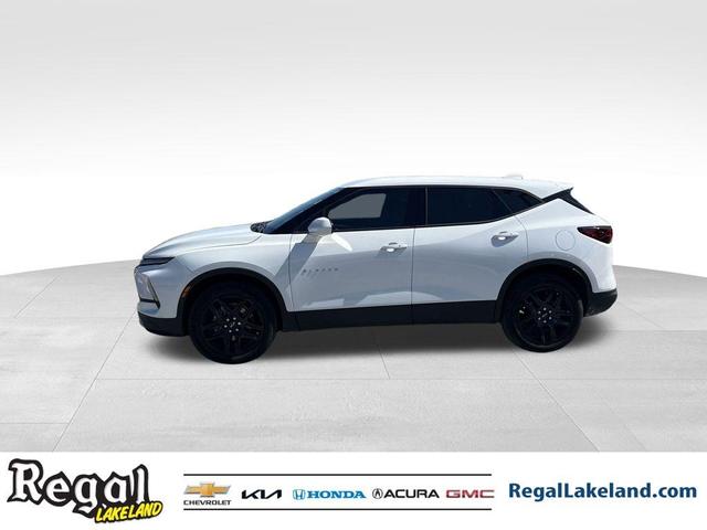 Photo of 2023 Summit White Chevrolet Blazer