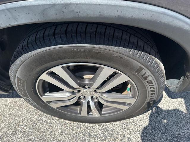 Photo of 2018 Gray Honda Pilot
