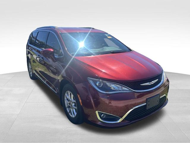 Photo of 2020 Velvet Red Pearlcoat Chrysler Pacifica