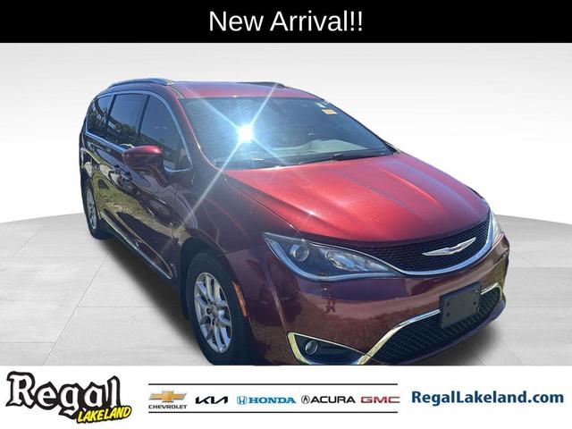 Photo of 2020 Velvet Red Pearlcoat Chrysler Pacifica