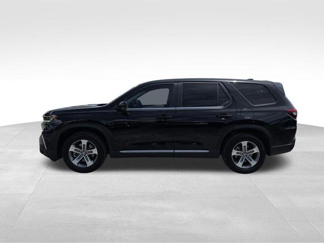 Photo of 2025 Crystal Black Pearl Honda Pilot