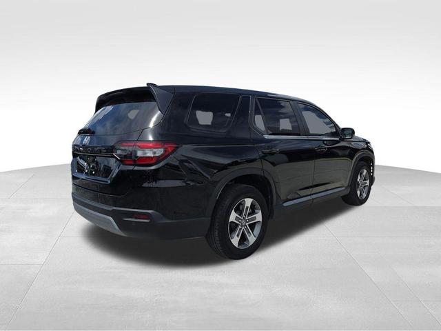 Photo of 2025 Crystal Black Pearl Honda Pilot